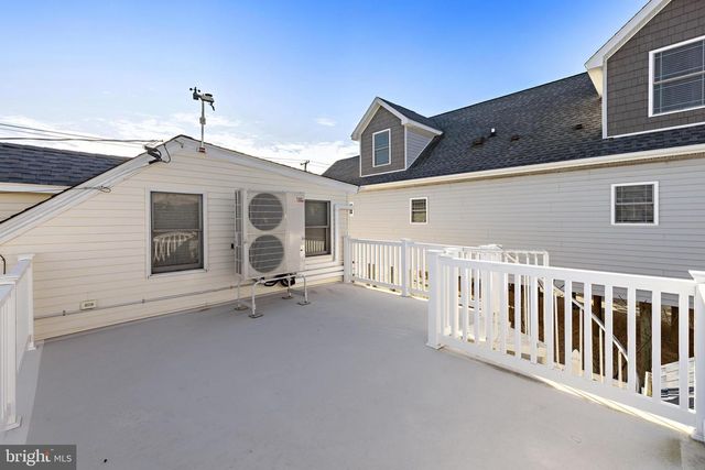 200 N 17TH ST, Surf City, NJ 08008