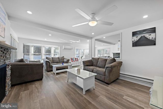 200 N 17TH ST, Surf City, NJ 08008