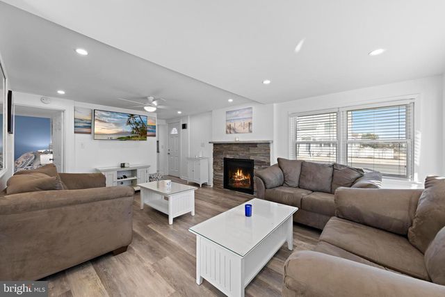 200 N 17TH ST, Surf City, NJ 08008