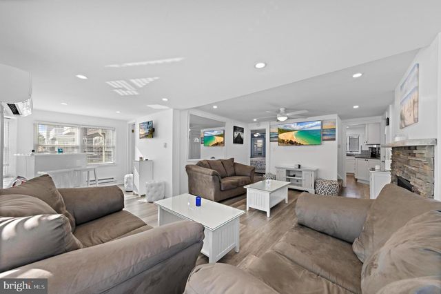 200 N 17TH ST, Surf City, NJ 08008