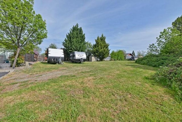895 Holley Way, Central Point, OR 97502