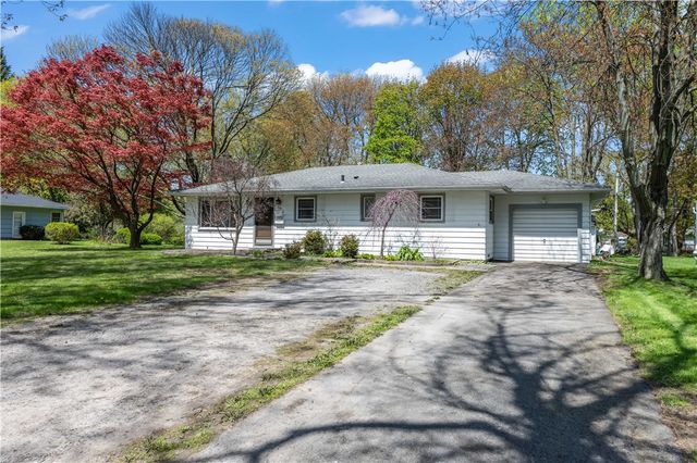 178 Meadowdale Drive, Gates, NY 14624