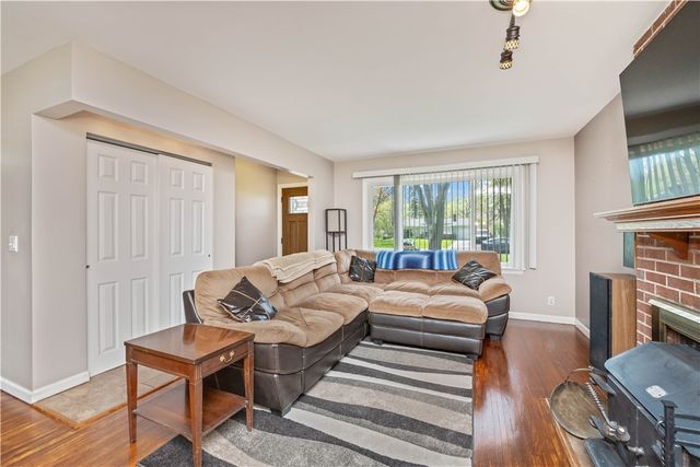 178 Meadowdale Drive, Gates, NY 14624