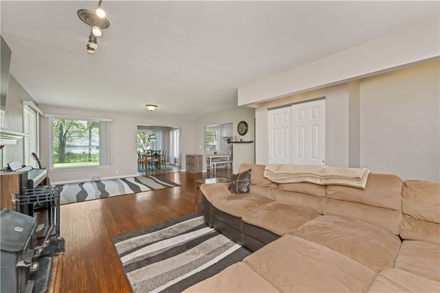178 Meadowdale Drive, Gates, NY 14624