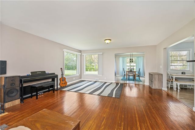 178 Meadowdale Drive, Gates, NY 14624