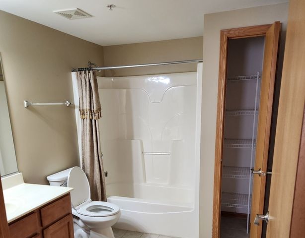 16611 Liberty Circle 1N, Orland Park, IL 60467