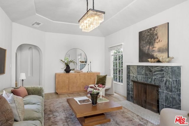 718 Westbourne Drive, West Hollywood, CA 90069