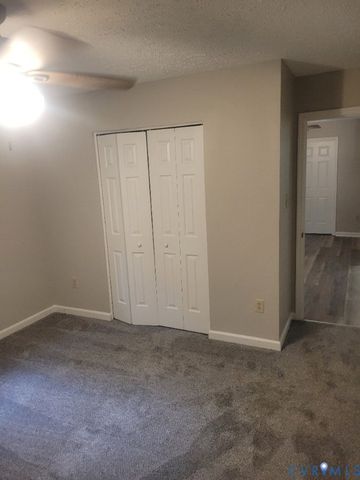 906 Equestrian Trail Rd, New Canton, VA 23123