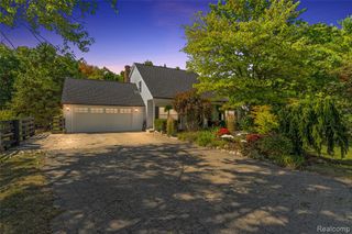 2715 Cullen Road, Howell, MI 48855