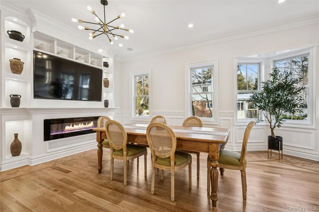 227 Prospect Avenue, Sea Cliff, NY 11579