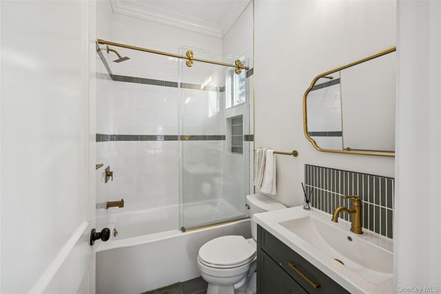 227 Prospect Avenue, Sea Cliff, NY 11579