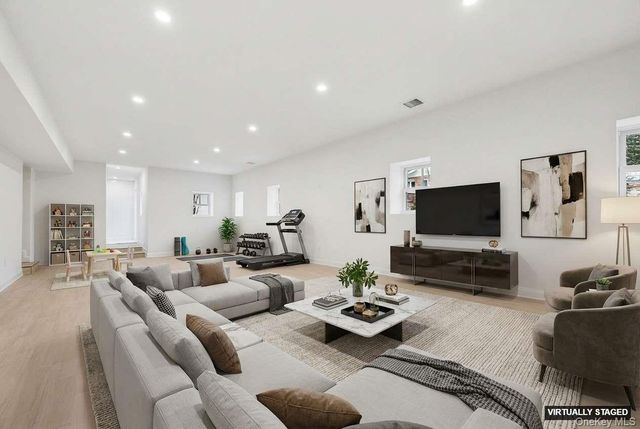 227 Prospect Avenue, Sea Cliff, NY 11579