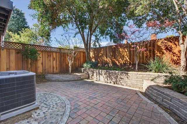 745 Williamsburg Way, Gilroy, CA 95020