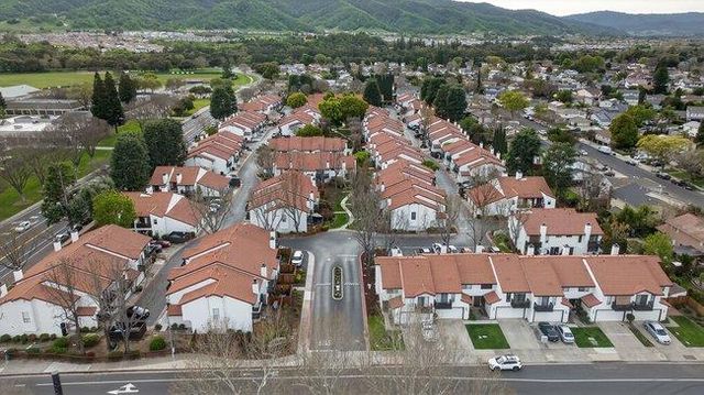 745 Williamsburg Way, Gilroy, CA 95020