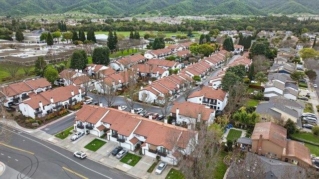 745 Williamsburg Way, Gilroy, CA 95020