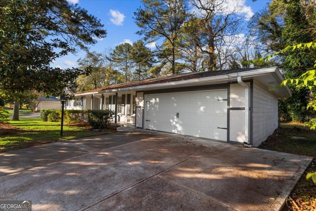 4074 Idlevale Drive, Tucker, GA 30084