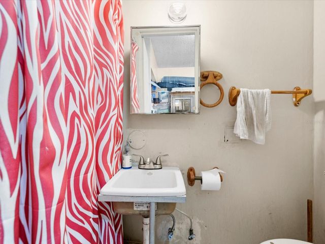 1810 GREEN RIDGE ROAD, Tampa, FL 33619