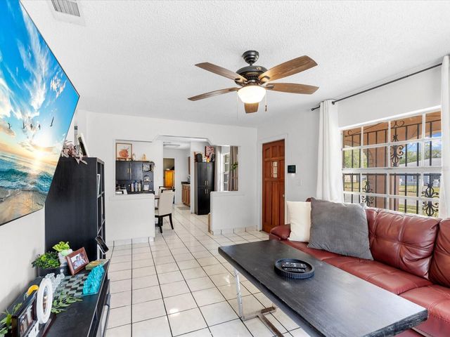 1810 GREEN RIDGE ROAD, Tampa, FL 33619