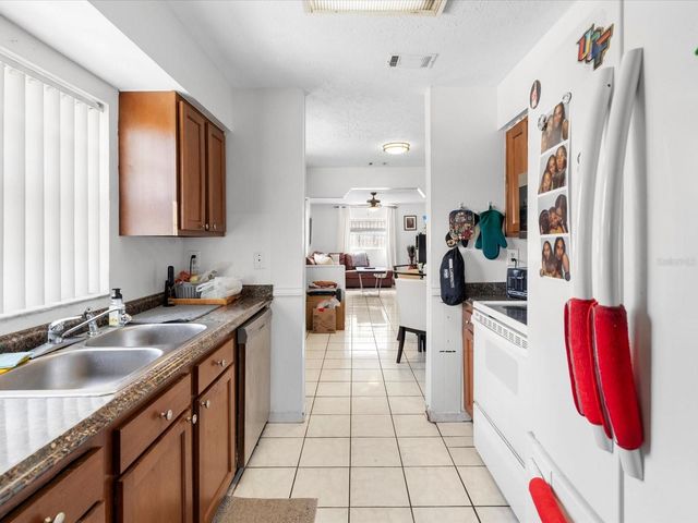 1810 GREEN RIDGE ROAD, Tampa, FL 33619