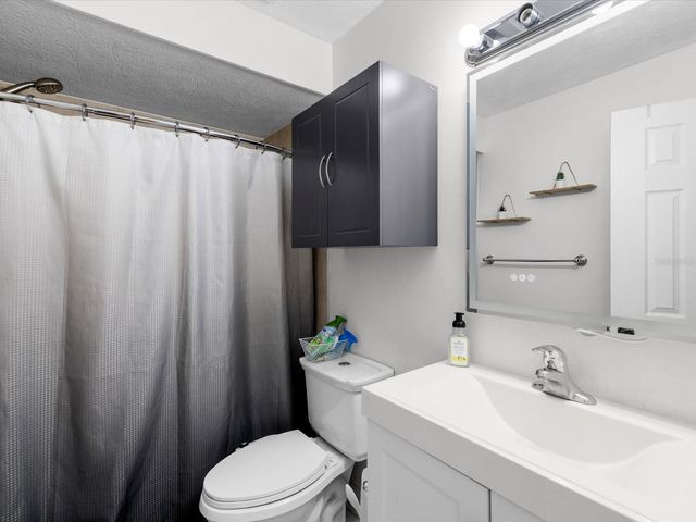 1810 GREEN RIDGE ROAD, Tampa, FL 33619