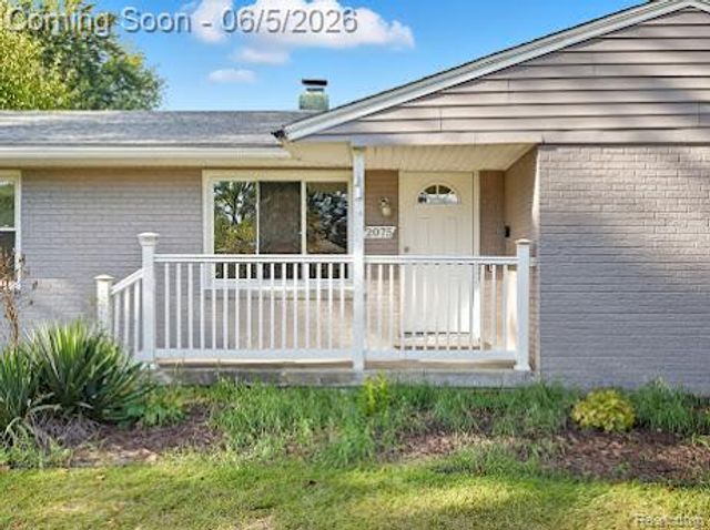 2075 Gulliver Drive, Troy, MI 48085