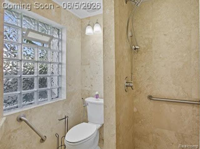 2075 Gulliver Drive, Troy, MI 48085