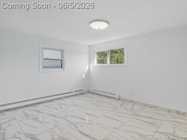 2075 Gulliver Drive, Troy, MI 48085