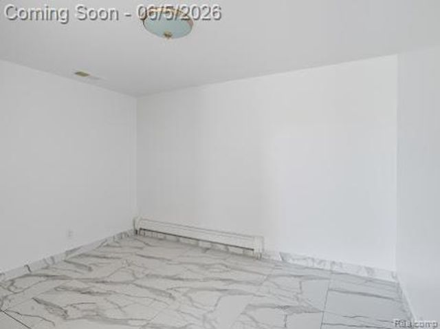2075 Gulliver Drive, Troy, MI 48085