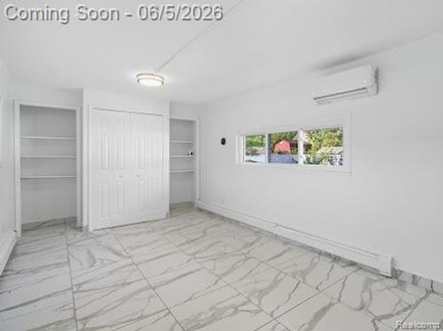 2075 Gulliver Drive, Troy, MI 48085
