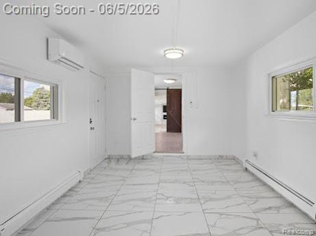 2075 Gulliver Drive, Troy, MI 48085