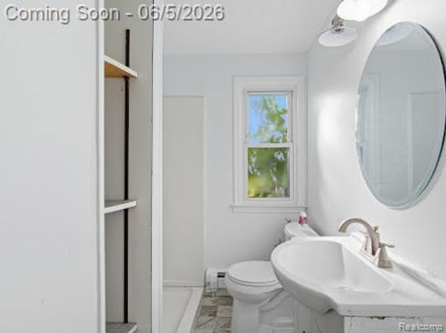 2075 Gulliver Drive, Troy, MI 48085
