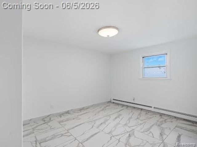 2075 Gulliver Drive, Troy, MI 48085