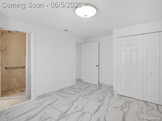 2075 Gulliver Drive, Troy, MI 48085