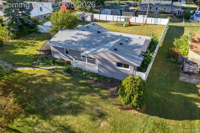 2075 Gulliver Drive, Troy, MI 48085