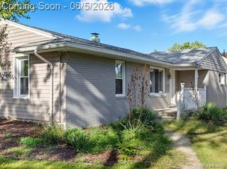 2075 Gulliver Drive, Troy, MI 48085