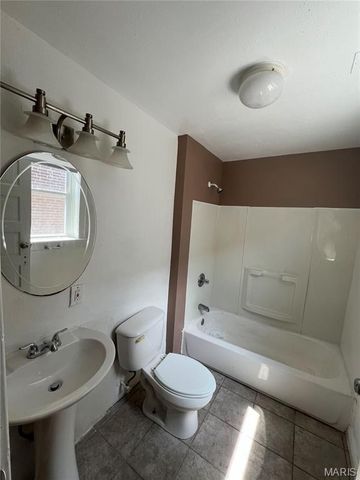 4717 Ashland Avenue, St Louis, MO 63115