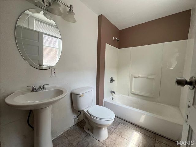 4717 Ashland Avenue, St Louis, MO 63115
