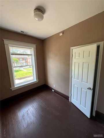 4717 Ashland Avenue, St Louis, MO 63115
