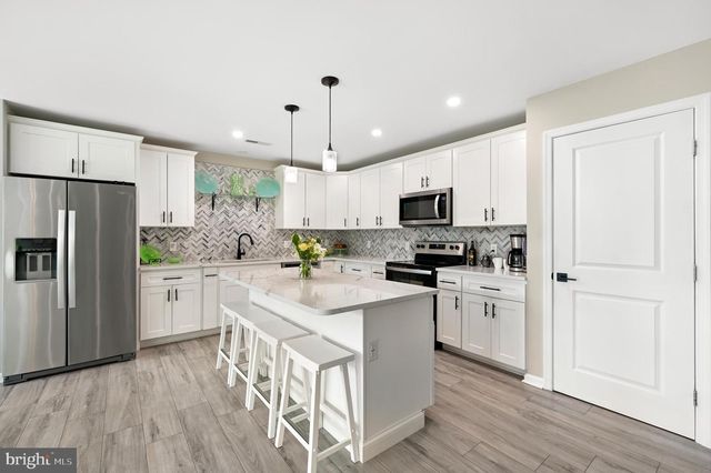 120 LAKEVIEW DR, Salisbury, MD 21804
