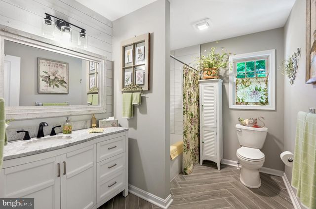 120 LAKEVIEW DR, Salisbury, MD 21804