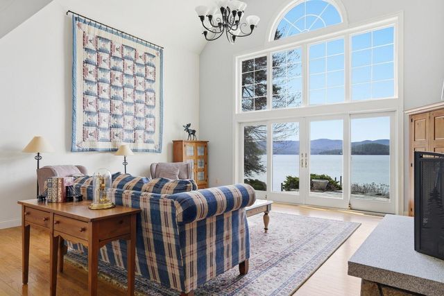35 Rocky Shore Road, Wolfeboro, NH 03894