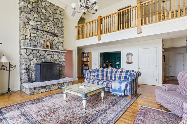 35 Rocky Shore Road, Wolfeboro, NH 03894