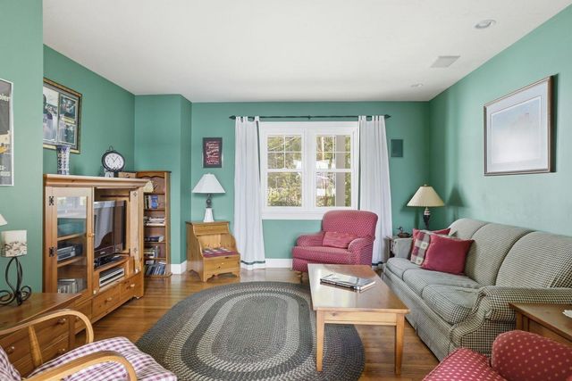 35 Rocky Shore Road, Wolfeboro, NH 03894