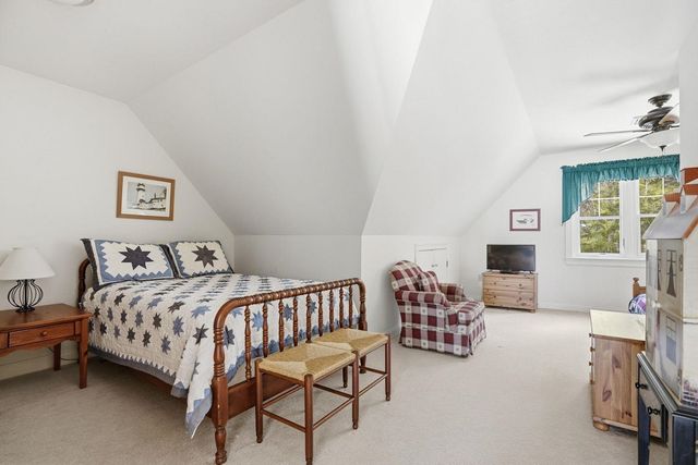 35 Rocky Shore Road, Wolfeboro, NH 03894
