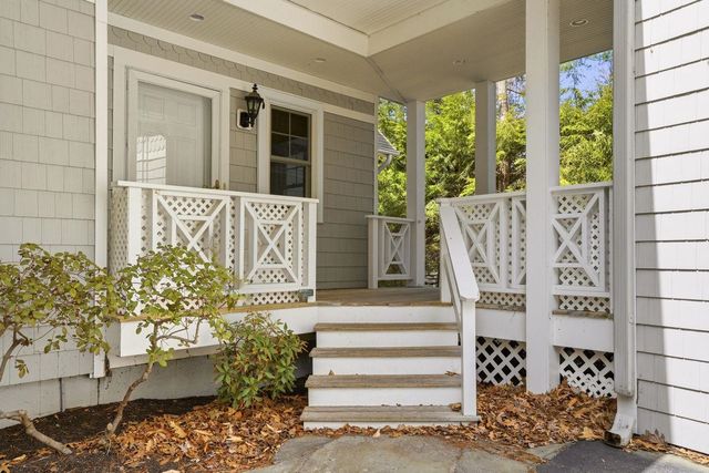 35 Rocky Shore Road, Wolfeboro, NH 03894