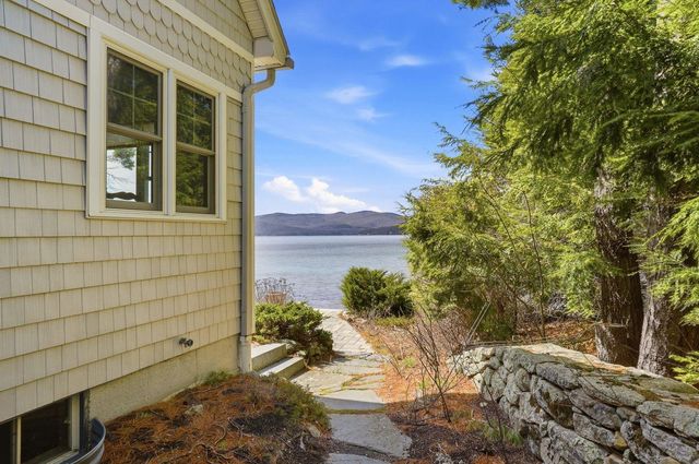 35 Rocky Shore Road, Wolfeboro, NH 03894
