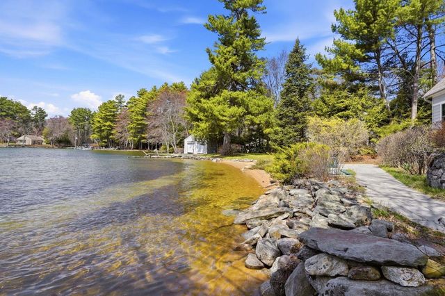 35 Rocky Shore Road, Wolfeboro, NH 03894