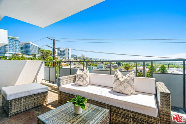 1155 N La Cienega Boulevard 508, West Hollywood, CA 90069