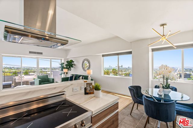 1155 N La Cienega Boulevard 508, West Hollywood, CA 90069