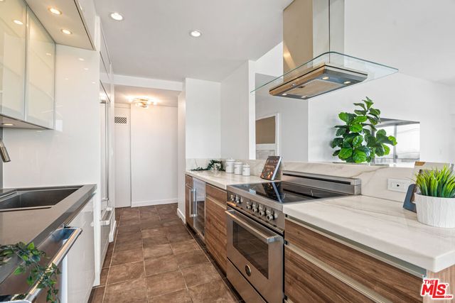 1155 N La Cienega Boulevard 508, West Hollywood, CA 90069